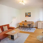 Gemuetliches Haus Mit Schwedenofen Im Wienerwald بيت للعطل *