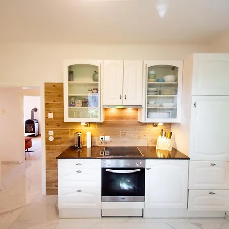 بيت للعطل Gemuetliches Haus Mit Schwedenofen Im Wienerwald Neulengbach
