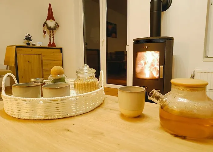 Gemuetliches Haus Mit Schwedenofen Im Wienerwald بيت للعطل