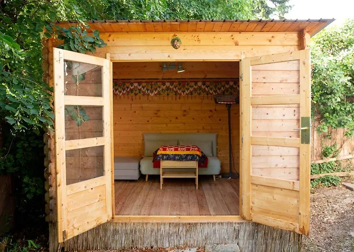 Gemuetliches Haus Mit Schwedenofen Im Wienerwald بيت للعطل