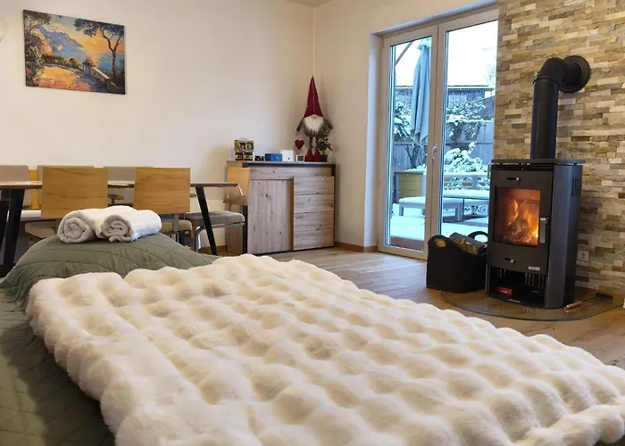 Gemuetliches Haus Mit Schwedenofen Im Wienerwald بيت للعطل *